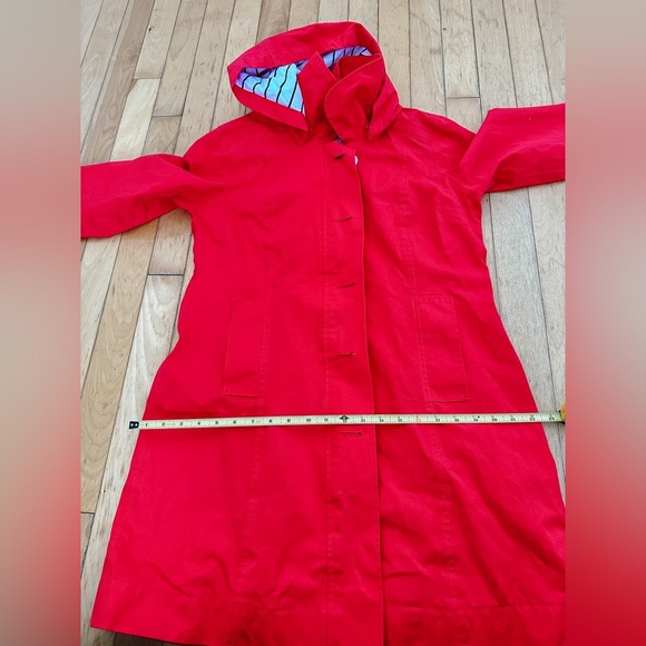 “Hatley”Red Trench Coat - Detachable Hood - Zip Front - Stripped Lining - Size 8 - Picture 14 of 15